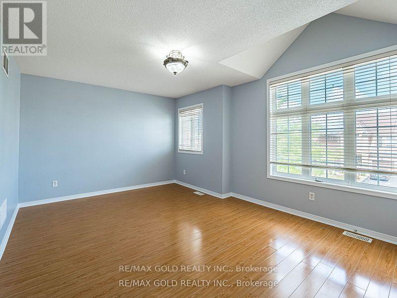 87 Buick Boulevard, Brampton, Ontario  L7A 3B7 - Photo 16 - W12501068