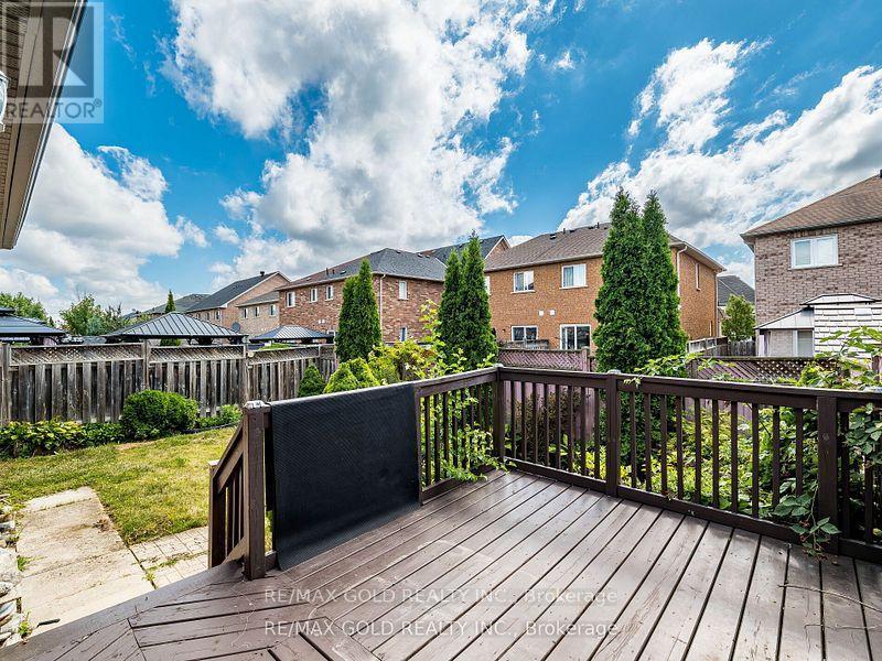 87 Buick Boulevard, Brampton, Ontario  L7A 3B7 - Photo 20 - W12501068