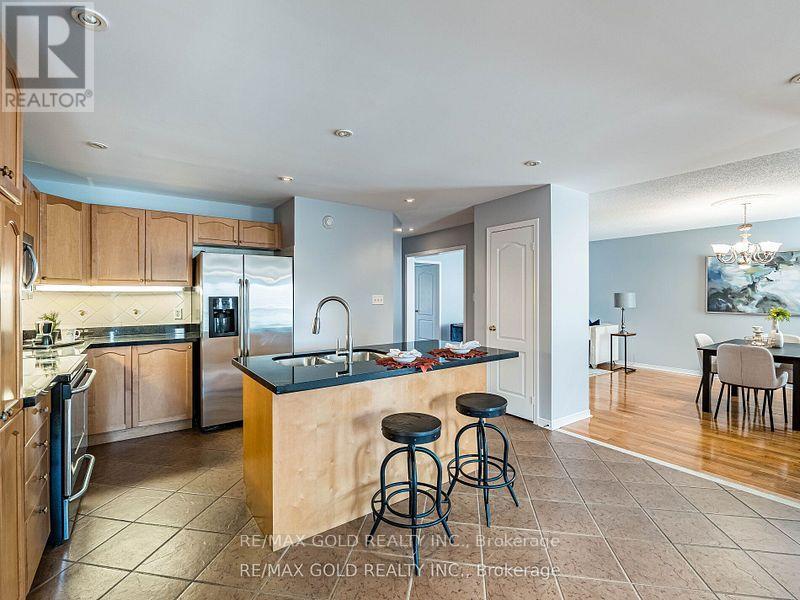 87 Buick Boulevard, Brampton, Ontario  L7A 3B7 - Photo 8 - W12501068