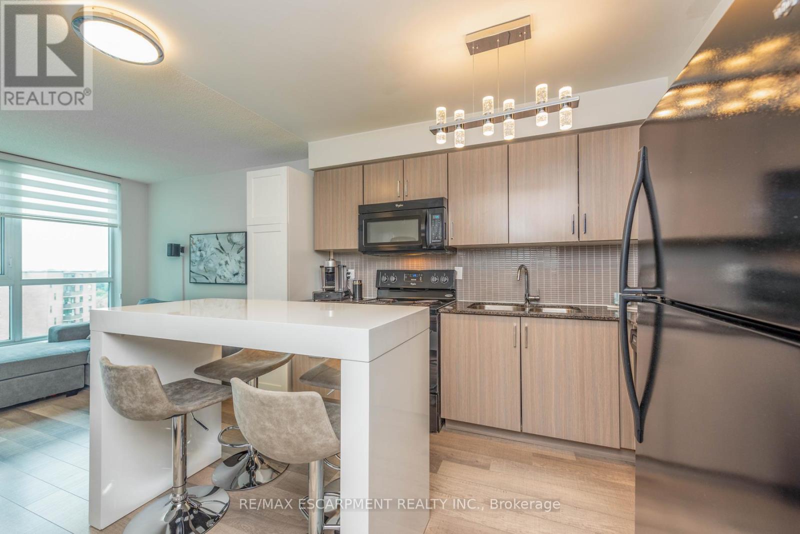 802 - 80 Esther Lorrie Drive, Toronto, Ontario  M9W 0C6 - Photo 13 - W12501070