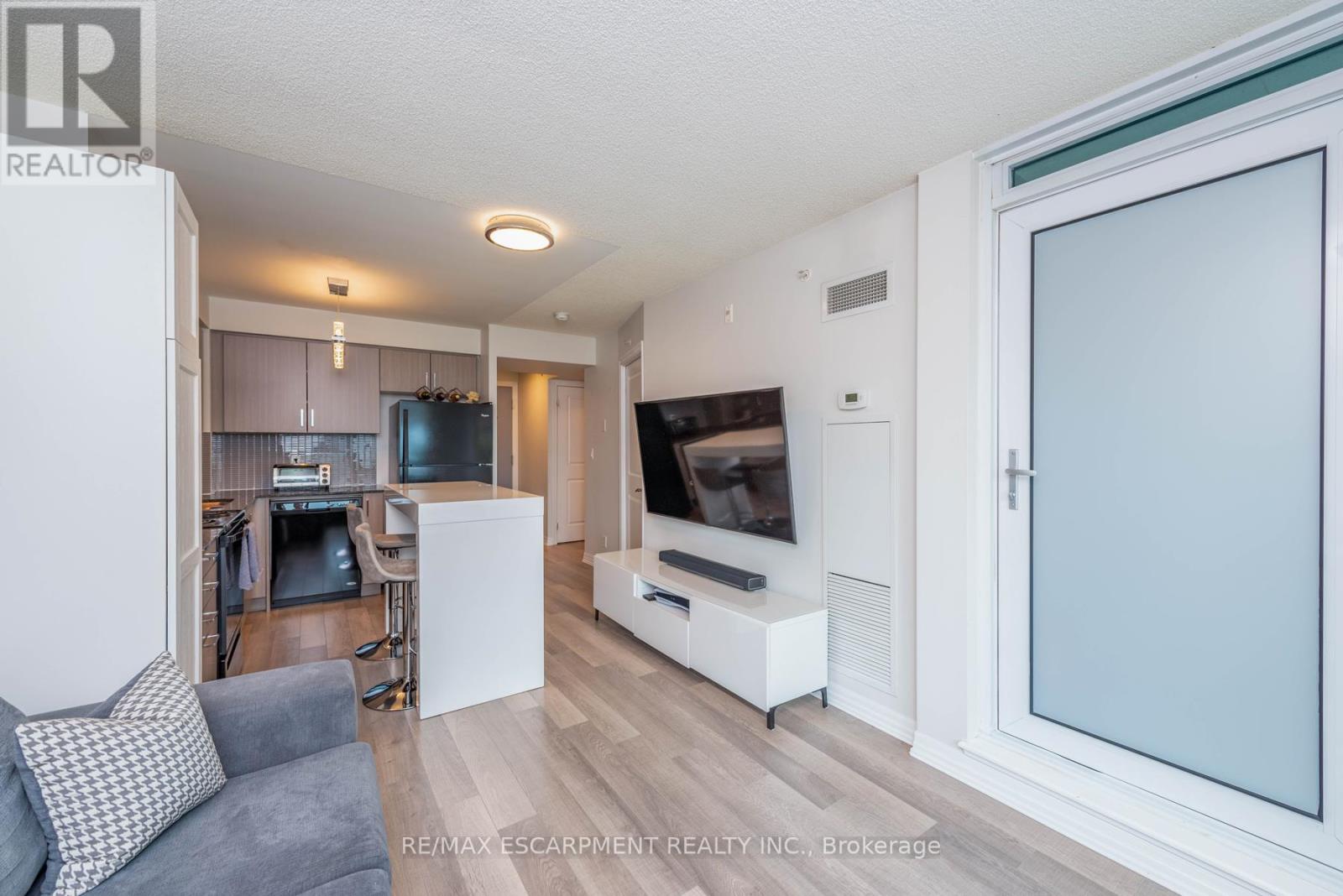 802 - 80 Esther Lorrie Drive, Toronto, Ontario  M9W 0C6 - Photo 16 - W12501070