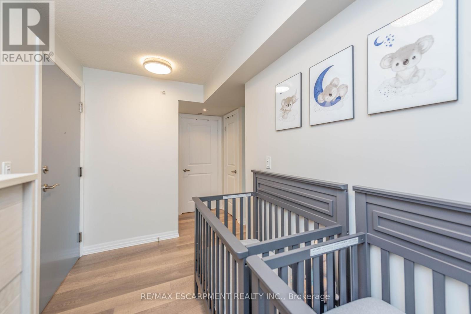 802 - 80 Esther Lorrie Drive, Toronto, Ontario  M9W 0C6 - Photo 9 - W12501070