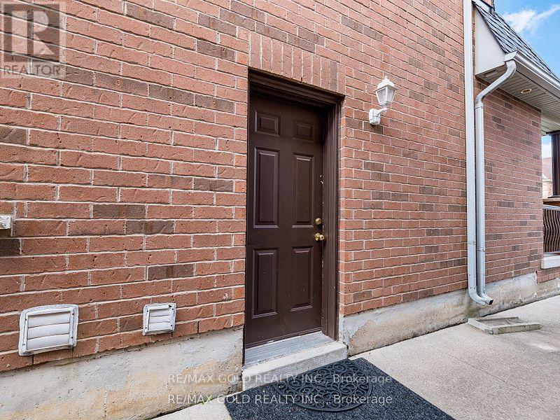 87 Buick Boulevard, Brampton, Ontario  L7A 3B7 - Photo 3 - W12501072