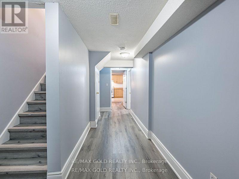 87 Buick Boulevard, Brampton, Ontario  L7A 3B7 - Photo 4 - W12501072