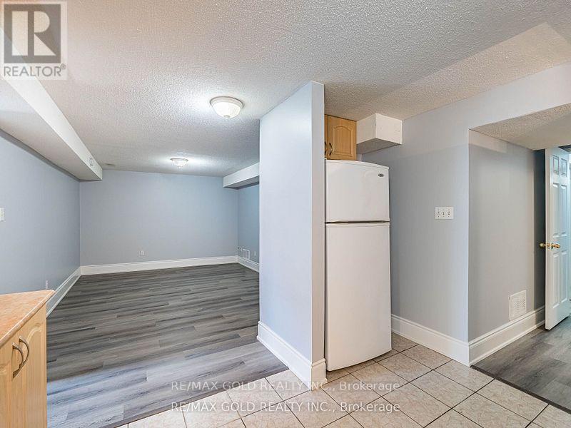 87 Buick Boulevard, Brampton, Ontario  L7A 3B7 - Photo 7 - W12501072