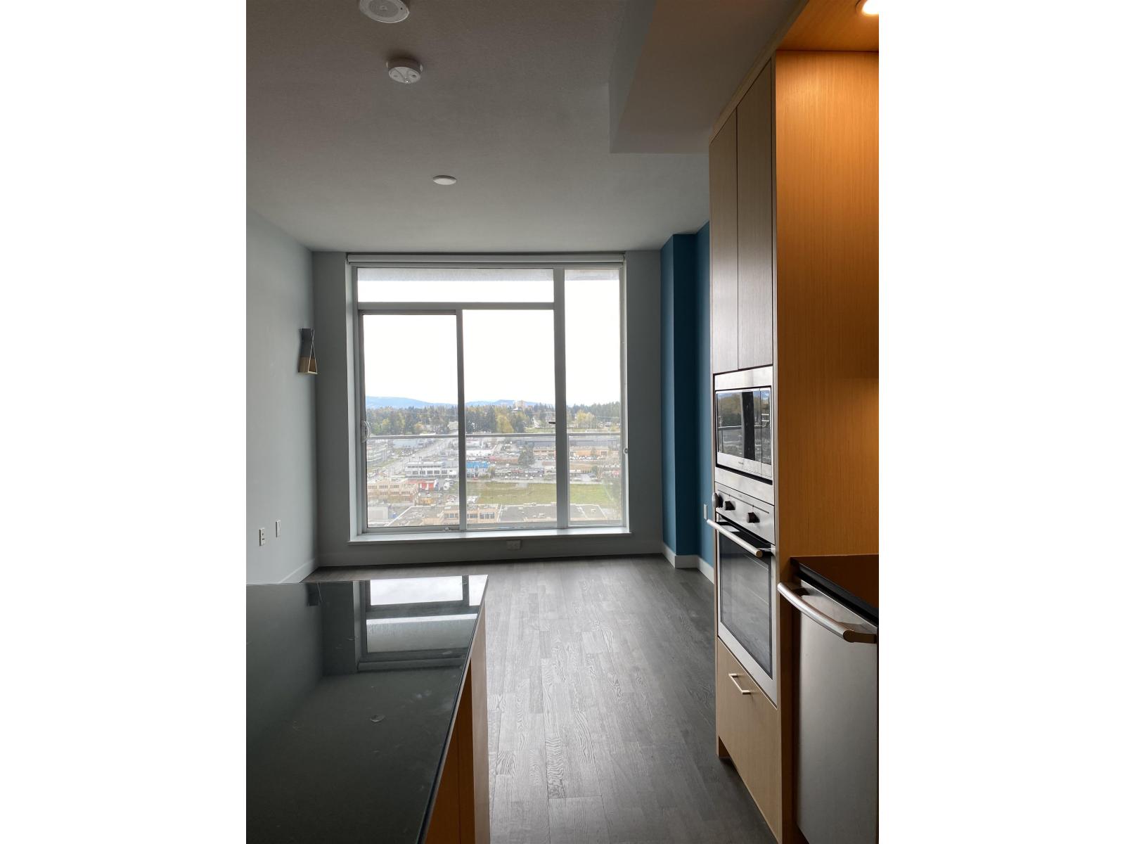 2004 13495 CENTRAL AVENUE, Surrey, British Columbia