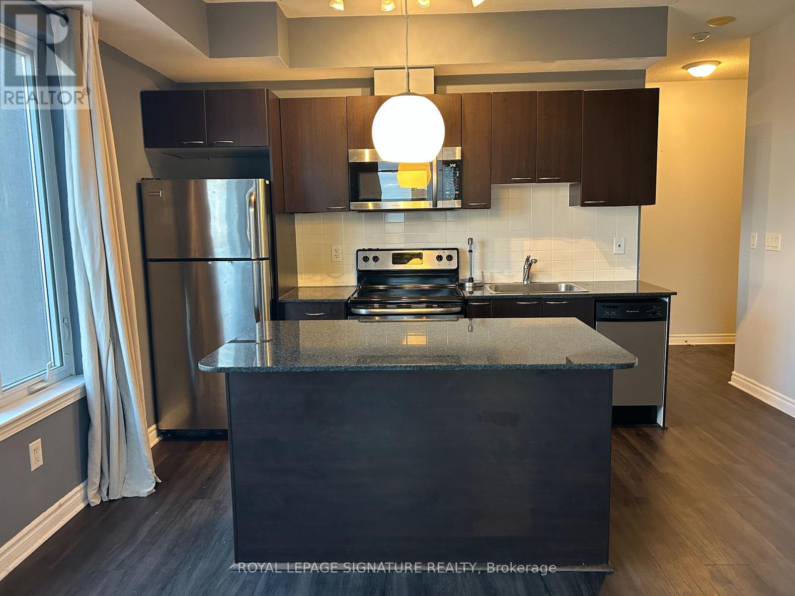 3005 - 385 Prince Of Wales Drive, Mississauga, Ontario  L5B 0C6 - Photo 2 - W12501034