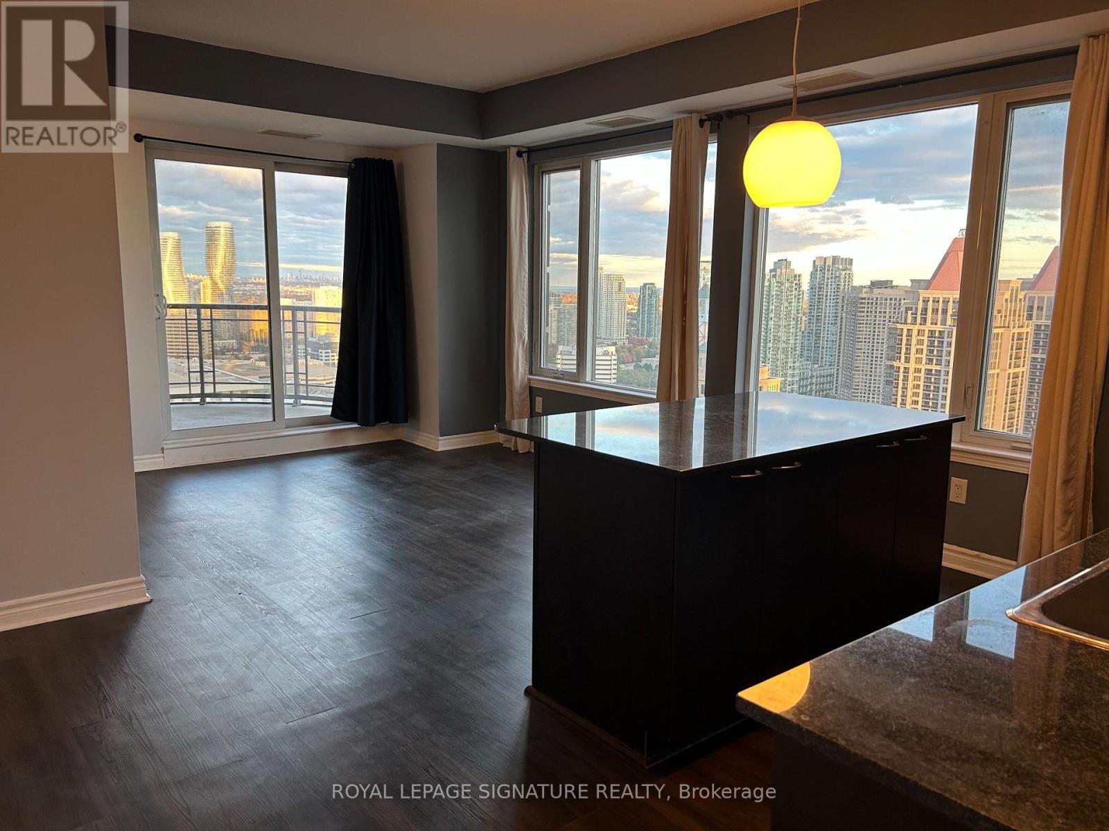 3005 - 385 Prince Of Wales Drive, Mississauga, Ontario  L5B 0C6 - Photo 4 - W12501034