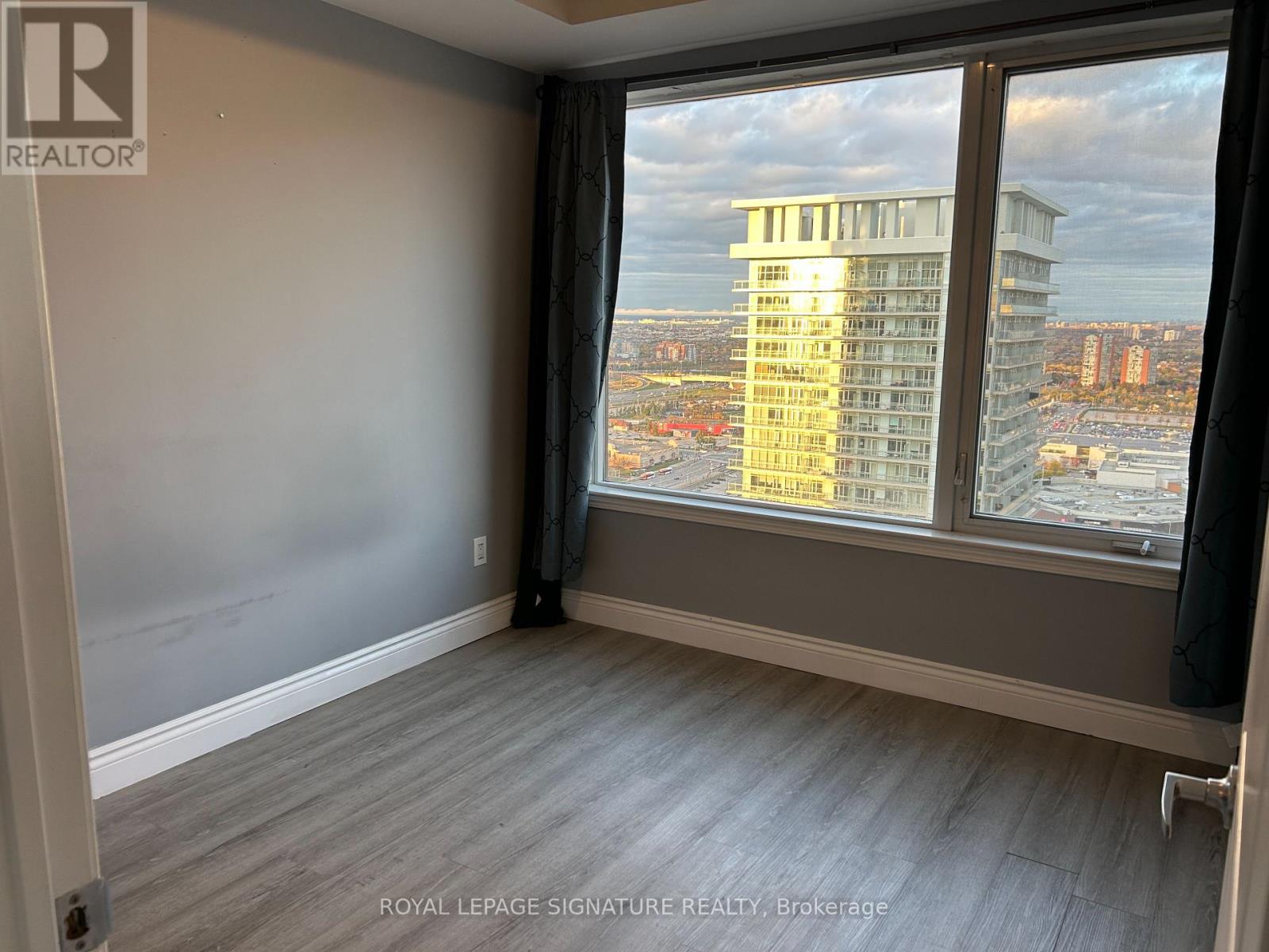 3005 - 385 Prince Of Wales Drive, Mississauga, Ontario  L5B 0C6 - Photo 6 - W12501034