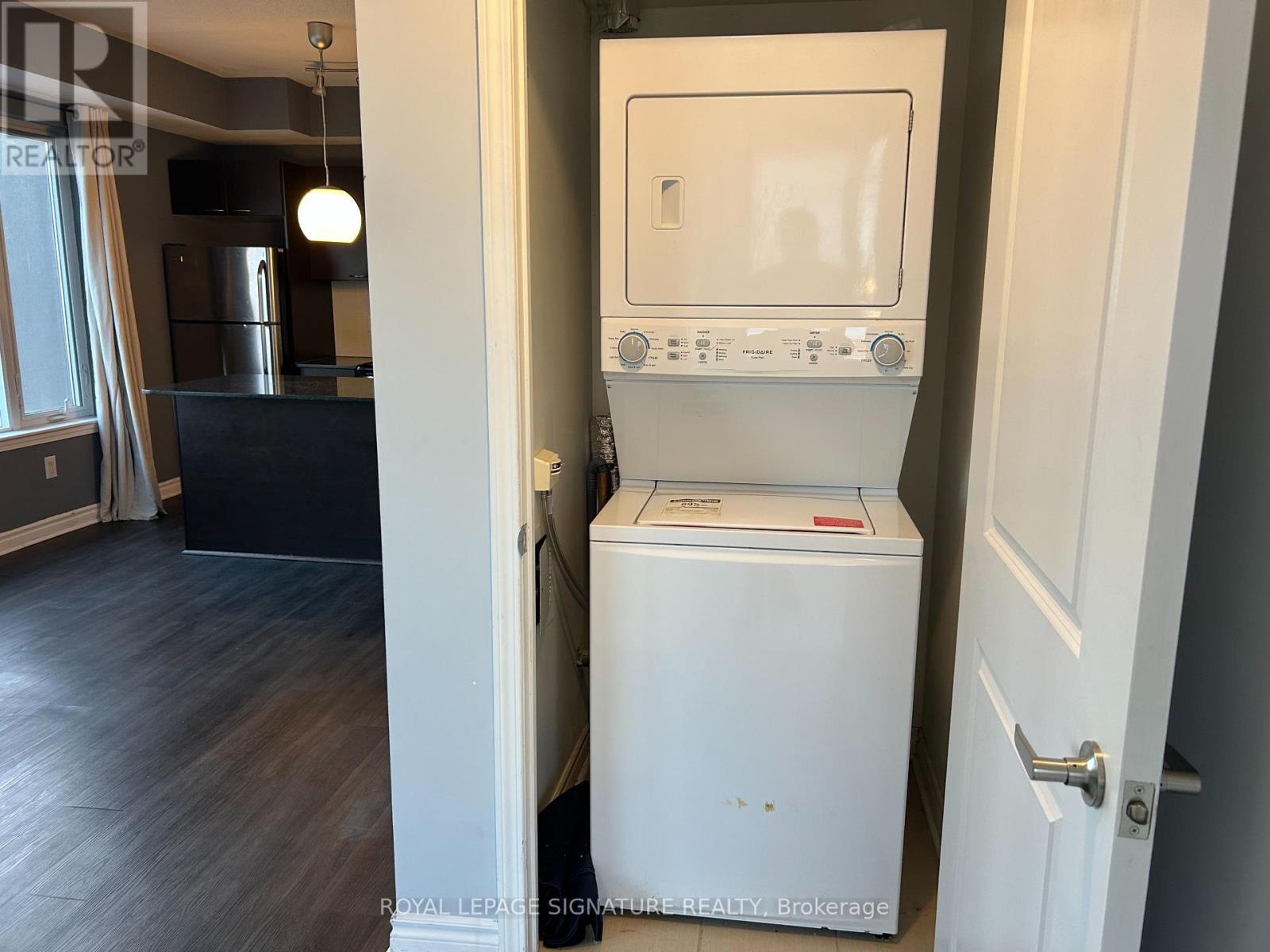 3005 - 385 Prince Of Wales Drive, Mississauga, Ontario  L5B 0C6 - Photo 11 - W12501034