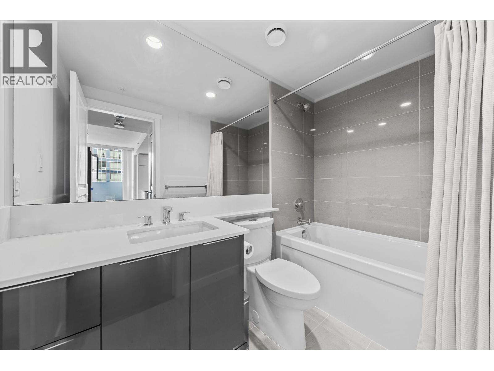 1001 3096 Windsor Gate, Coquitlam, British Columbia  V3B 0P4 - Photo 8 - R3054244