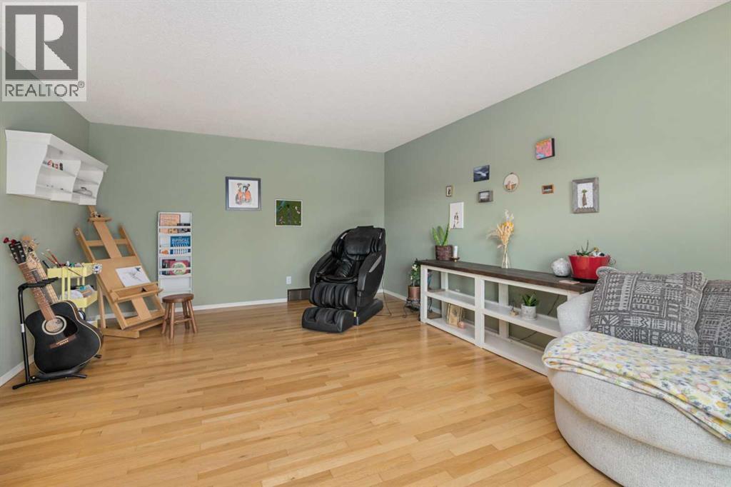 19 Deermoss Place Se, Calgary, Alberta  T2J 6P5 - Photo 8 - A2267808