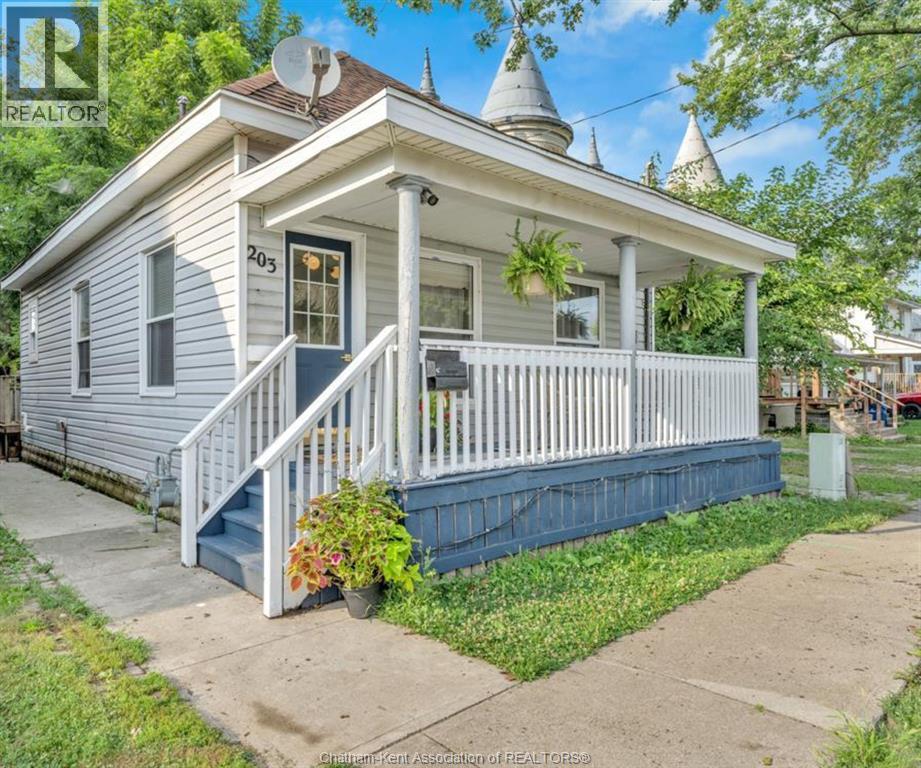 203 Park Street, Chatham, Ontario  N7M 3S1 - Photo 2 - 25027753