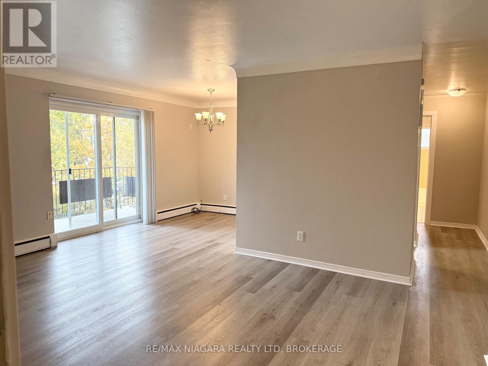 8 - 286 Vine Street, St. Catharines, Ontario  L2M 4T3 - Photo 8 - X12261205