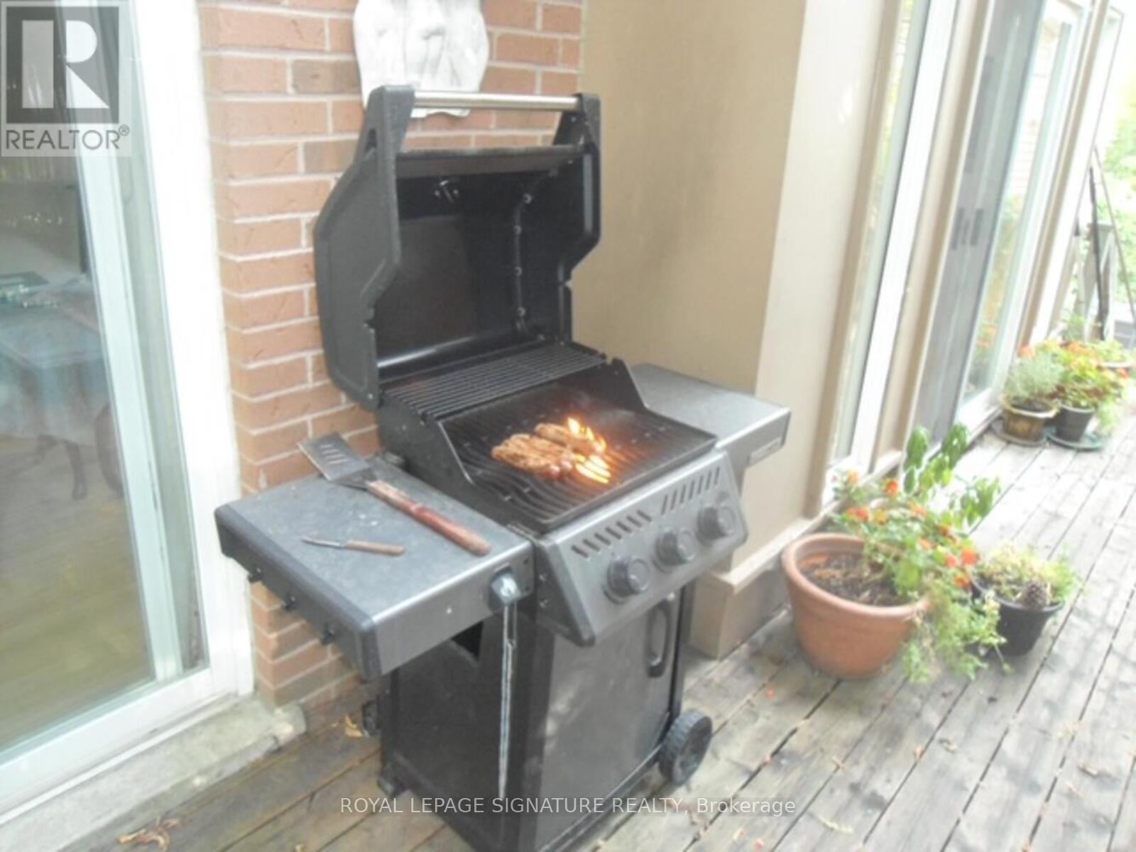 110 Bowmore Road, Toronto, Ontario  M4L 3J2 - Photo 14 - E12501112