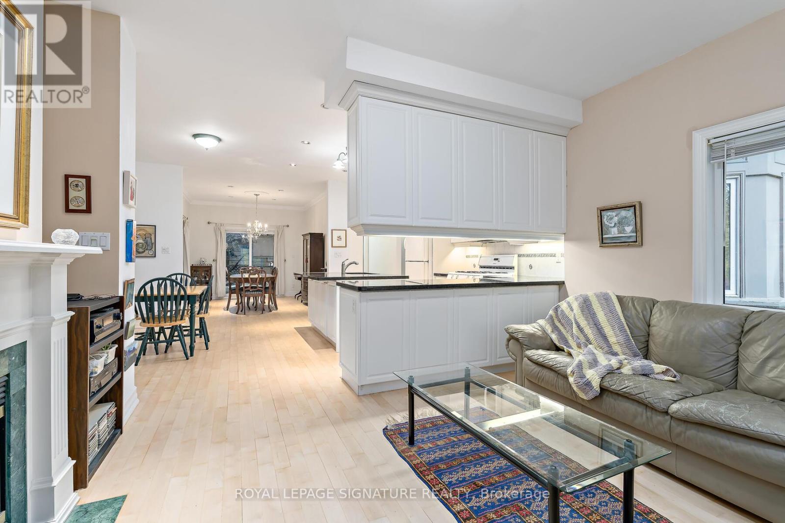 110 Bowmore Road, Toronto, Ontario  M4L 3J2 - Photo 17 - E12501112