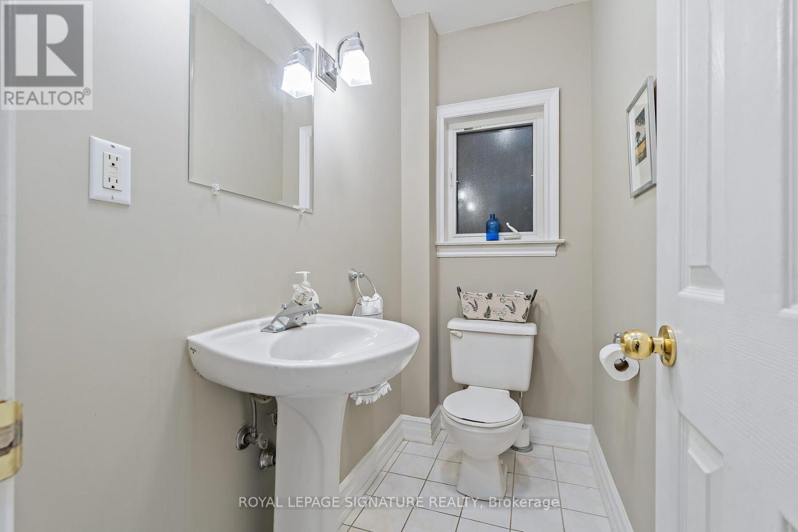 110 Bowmore Road, Toronto, Ontario  M4L 3J2 - Photo 18 - E12501112