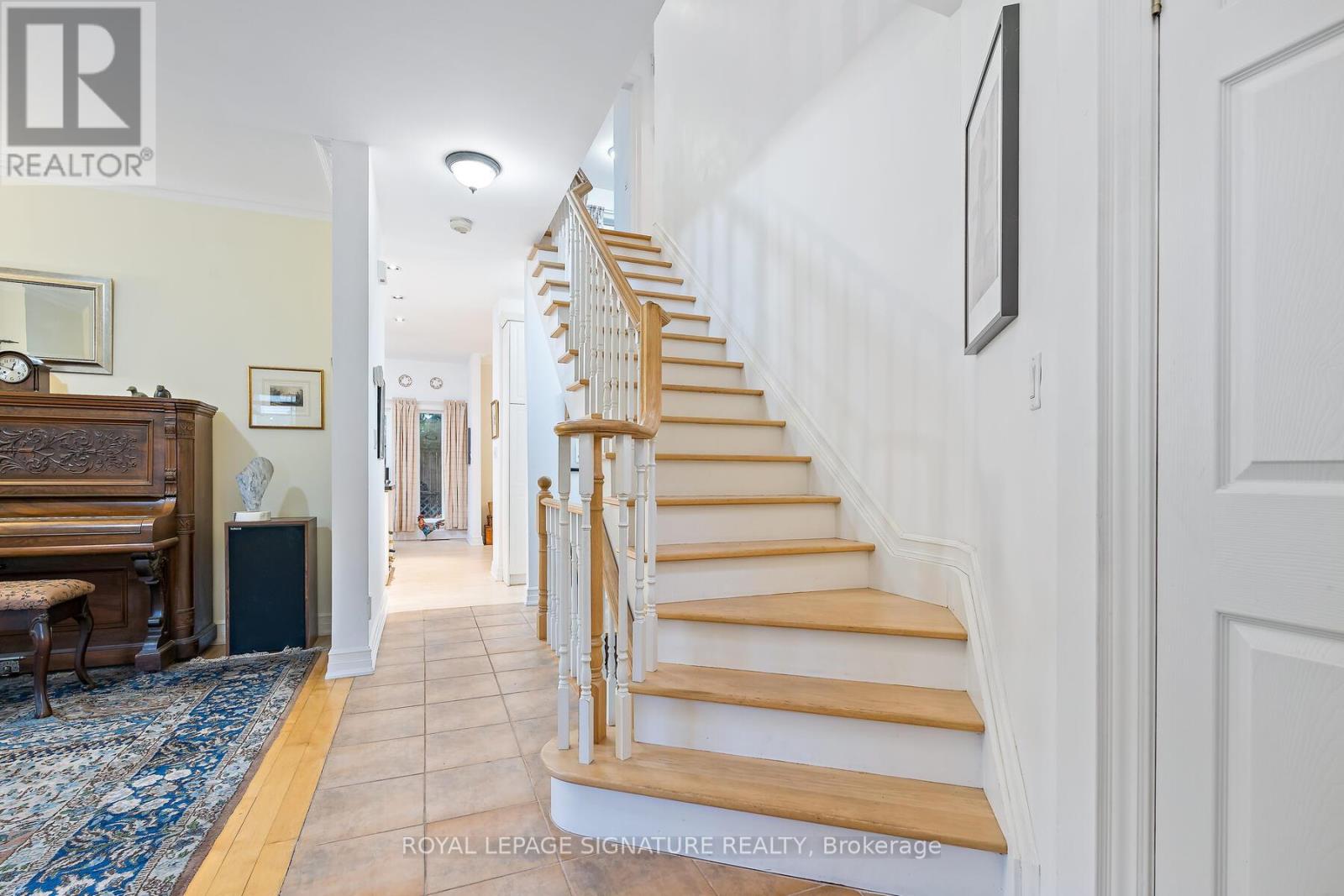 110 Bowmore Road, Toronto, Ontario  M4L 3J2 - Photo 19 - E12501112