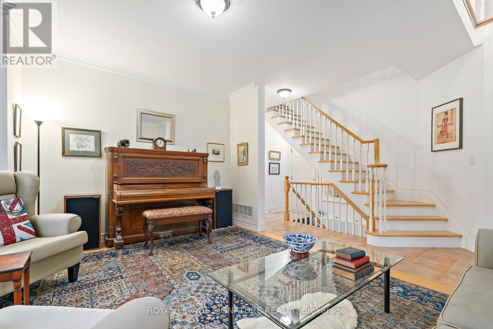 110 Bowmore Road, Toronto, Ontario  M4L 3J2 - Photo 5 - E12501112