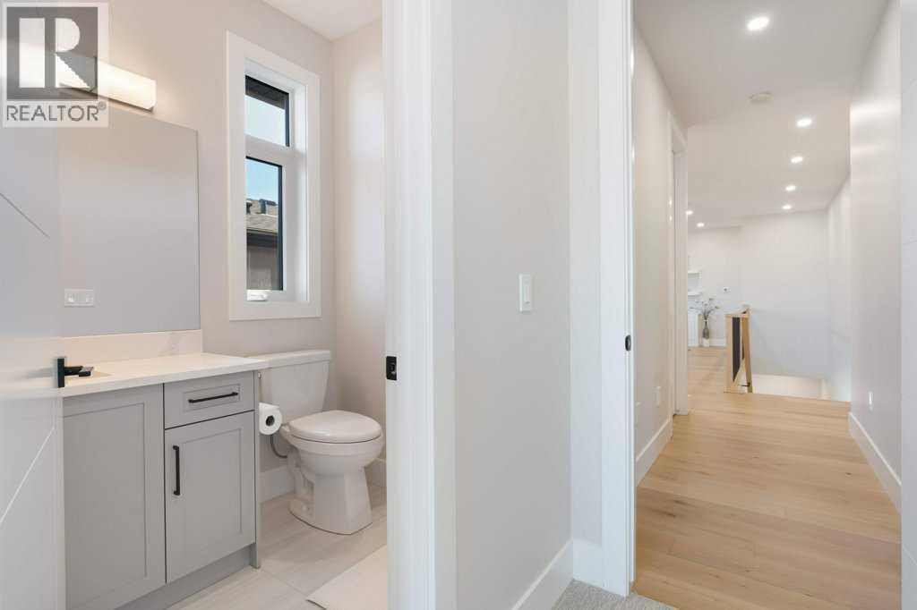 424 Discovery Place Sw, Calgary, Alberta  T3H 3Y3 - Photo 35 - A2237770