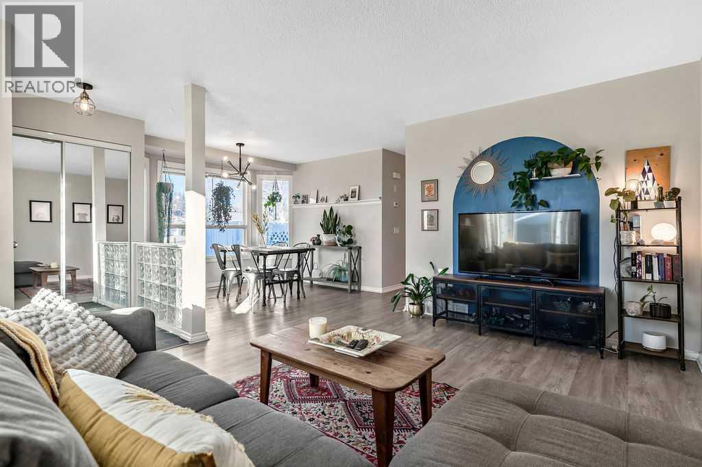 106 Woodfield Close Sw, Calgary, Alberta  T2W 3V4 - Photo 8 - A2268013