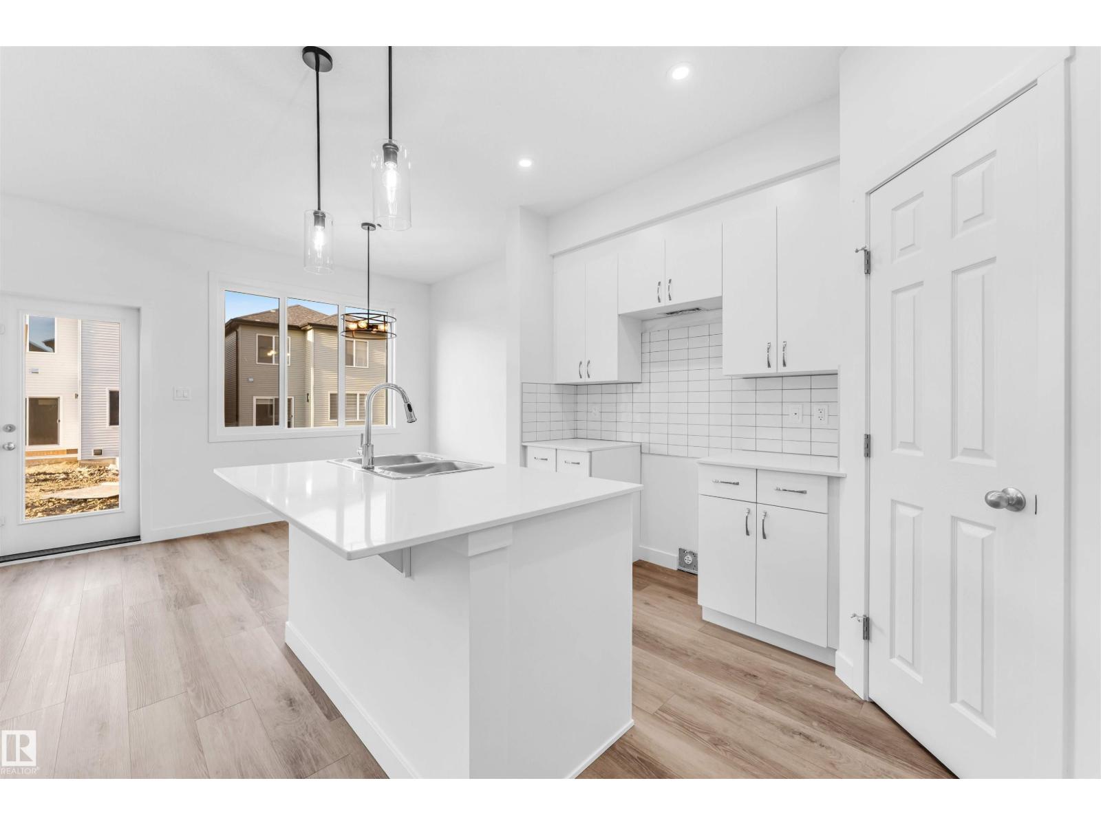 1216 13 Av Nw, Edmonton, Alberta  T6T 2W2 - Photo 7 - E4464478