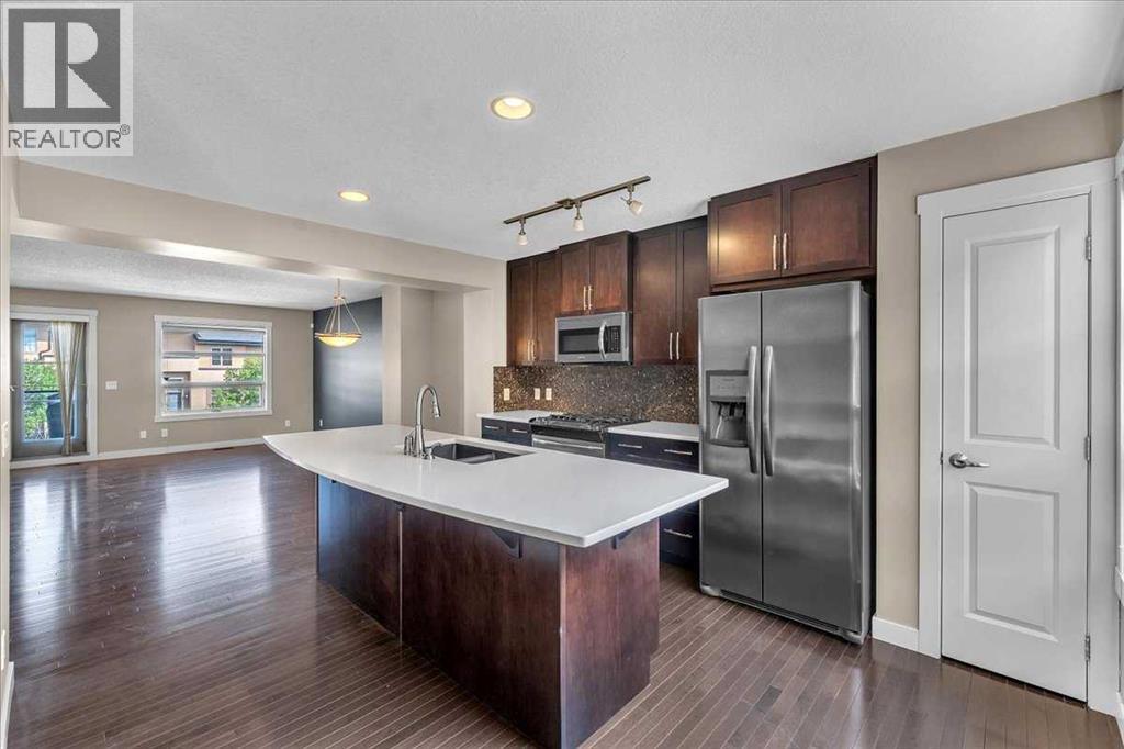 25 Aspen Hills Green SW, Calgary, Alberta