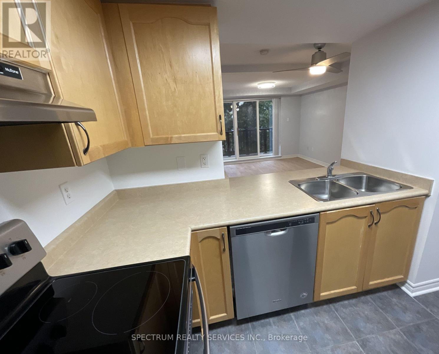 2162 - 95 George Appleton Way, Toronto, Ontario  M3M 0A2 - Photo 7 - W12501114