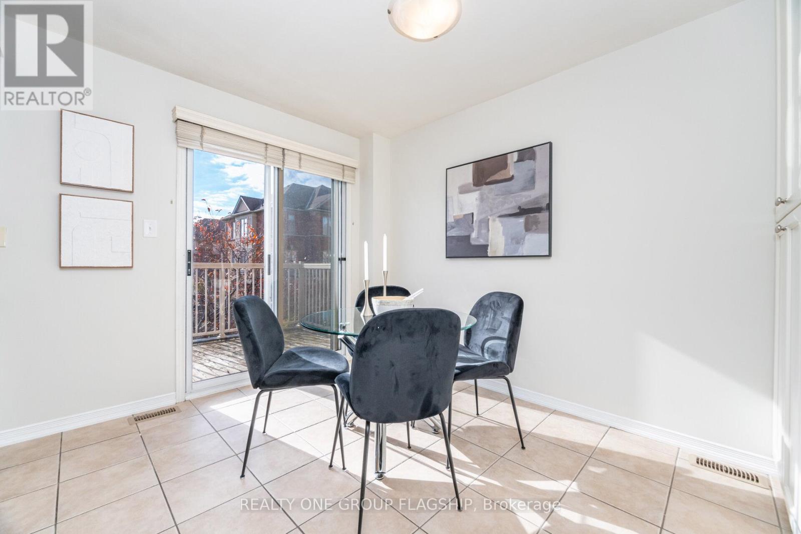 1082 Felicity Crescent, Mississauga, Ontario  L5V 0B2 - Photo 17 - W12501122