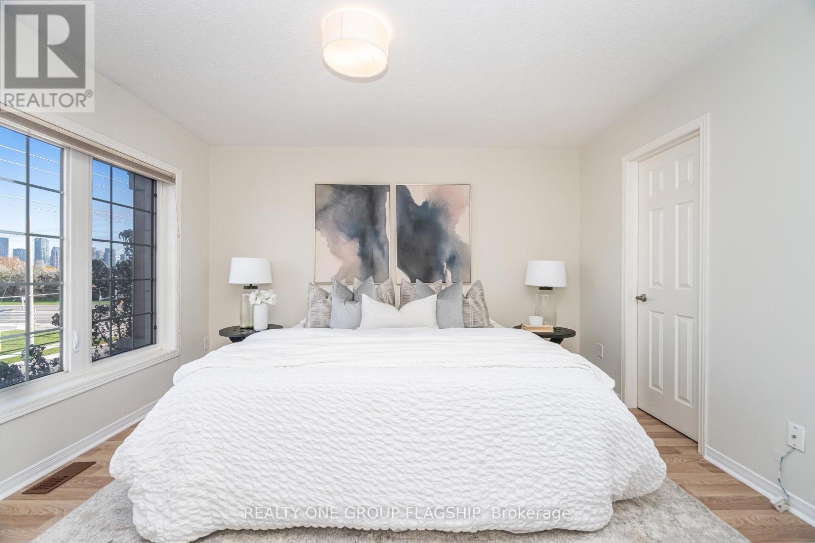 1082 Felicity Crescent, Mississauga, Ontario  L5V 0B2 - Photo 31 - W12501122