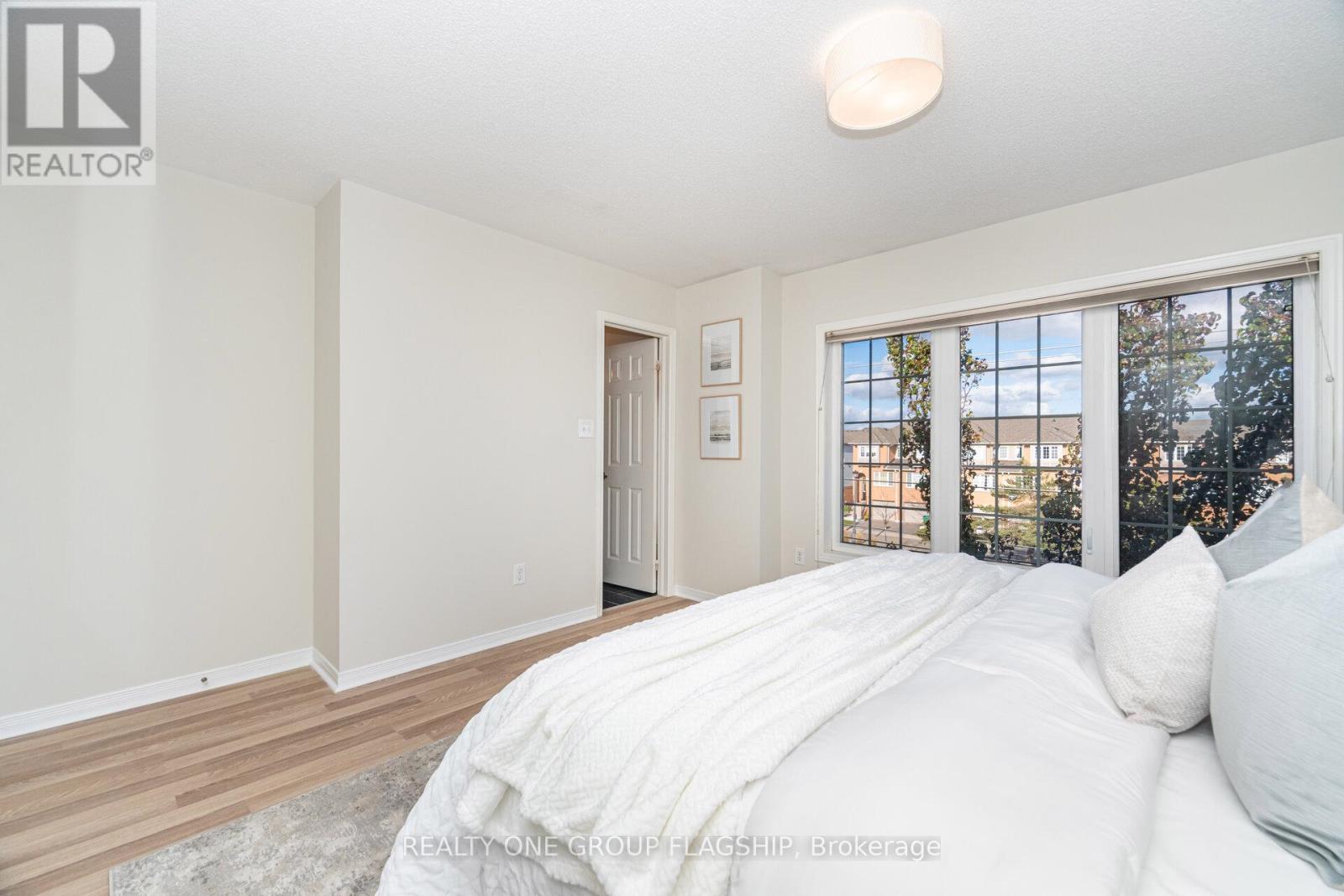 1082 Felicity Crescent, Mississauga, Ontario  L5V 0B2 - Photo 32 - W12501122