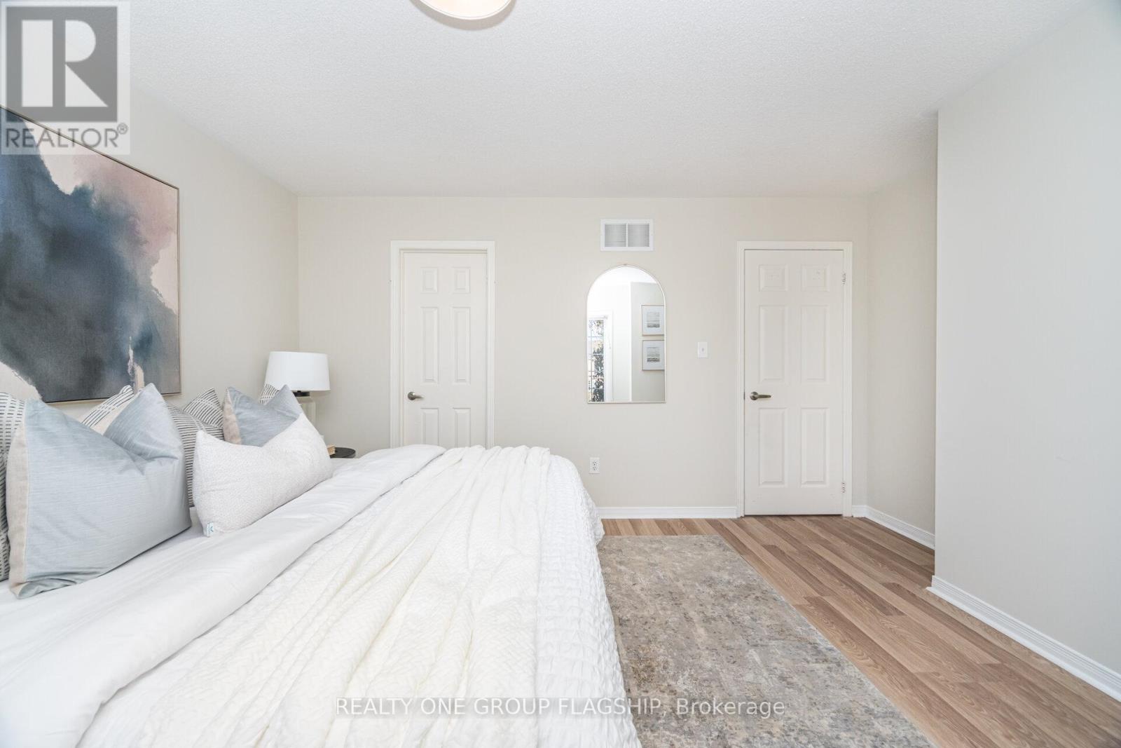 1082 Felicity Crescent, Mississauga, Ontario  L5V 0B2 - Photo 33 - W12501122