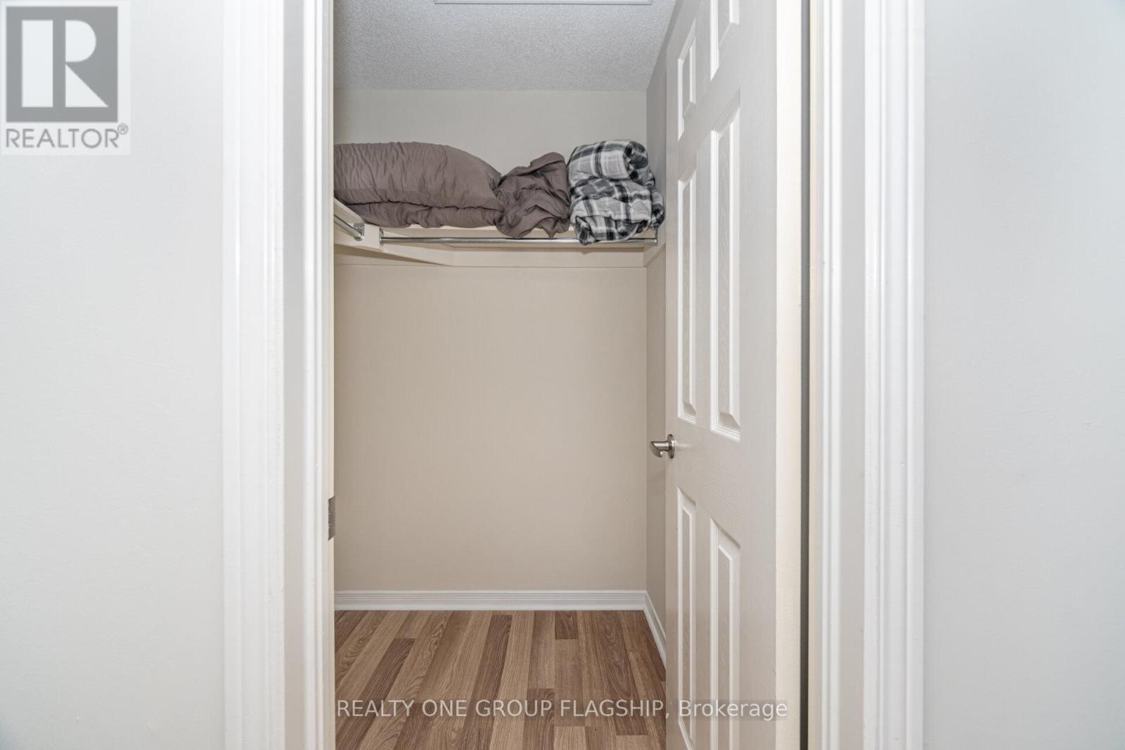 1082 Felicity Crescent, Mississauga, Ontario  L5V 0B2 - Photo 35 - W12501122