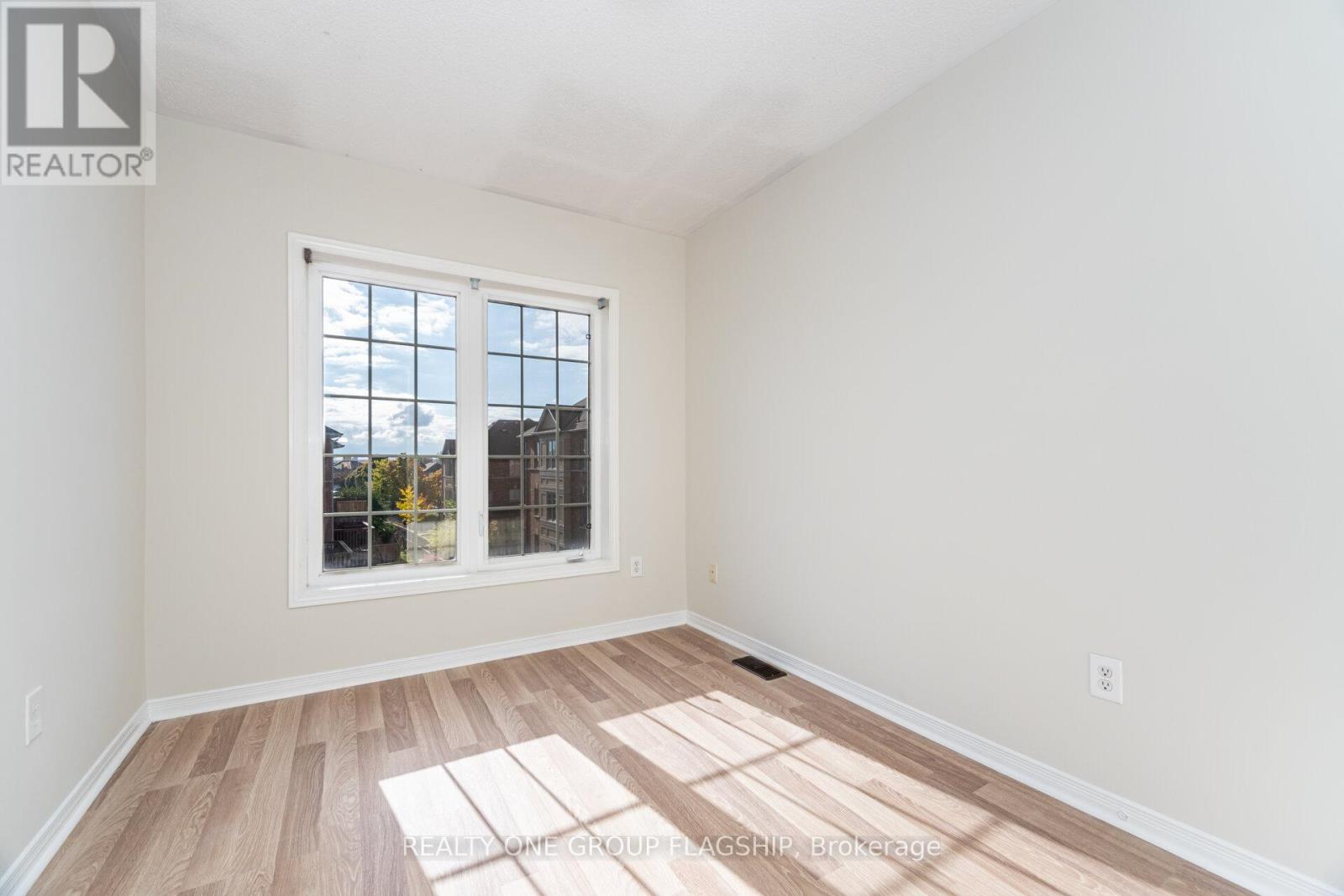 1082 Felicity Crescent, Mississauga, Ontario  L5V 0B2 - Photo 38 - W12501122