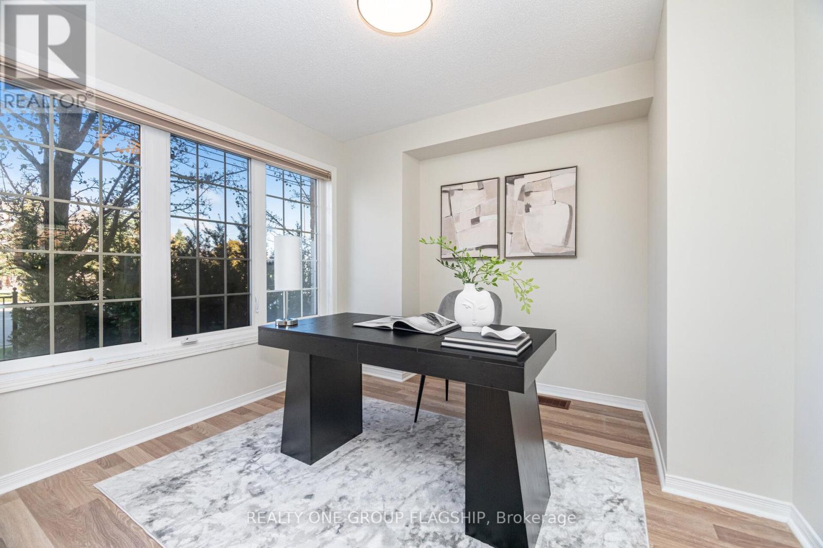 1082 Felicity Crescent, Mississauga, Ontario  L5V 0B2 - Photo 7 - W12501122