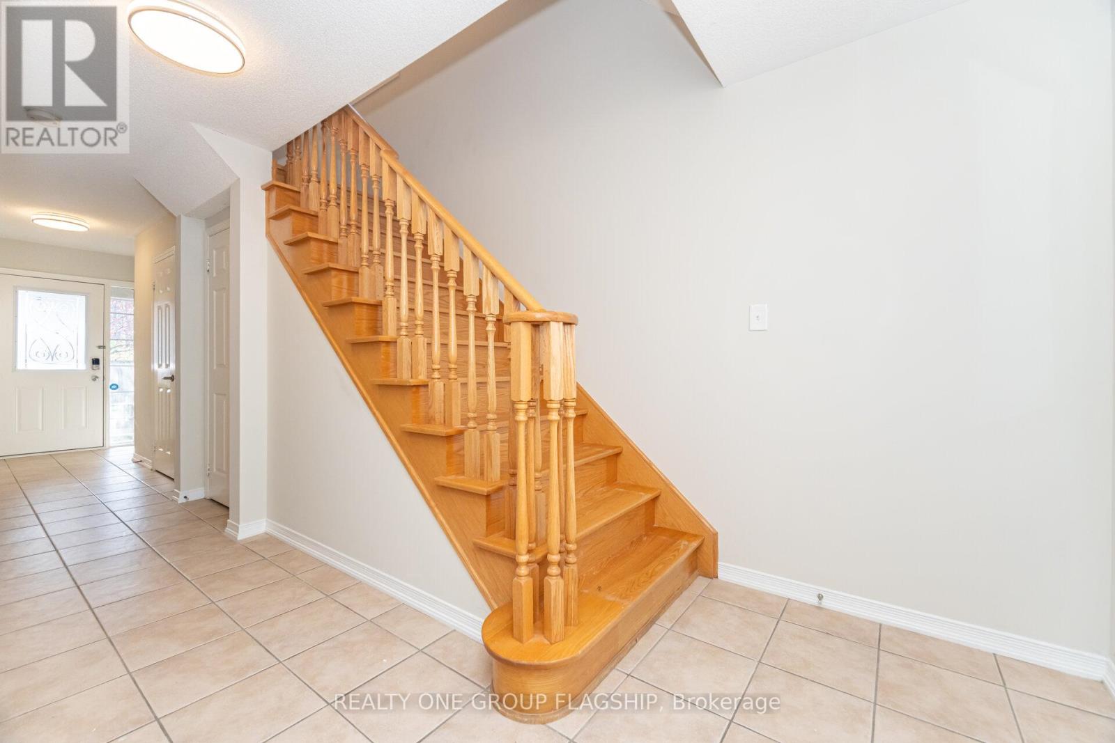 1082 Felicity Crescent, Mississauga, Ontario  L5V 0B2 - Photo 9 - W12501122