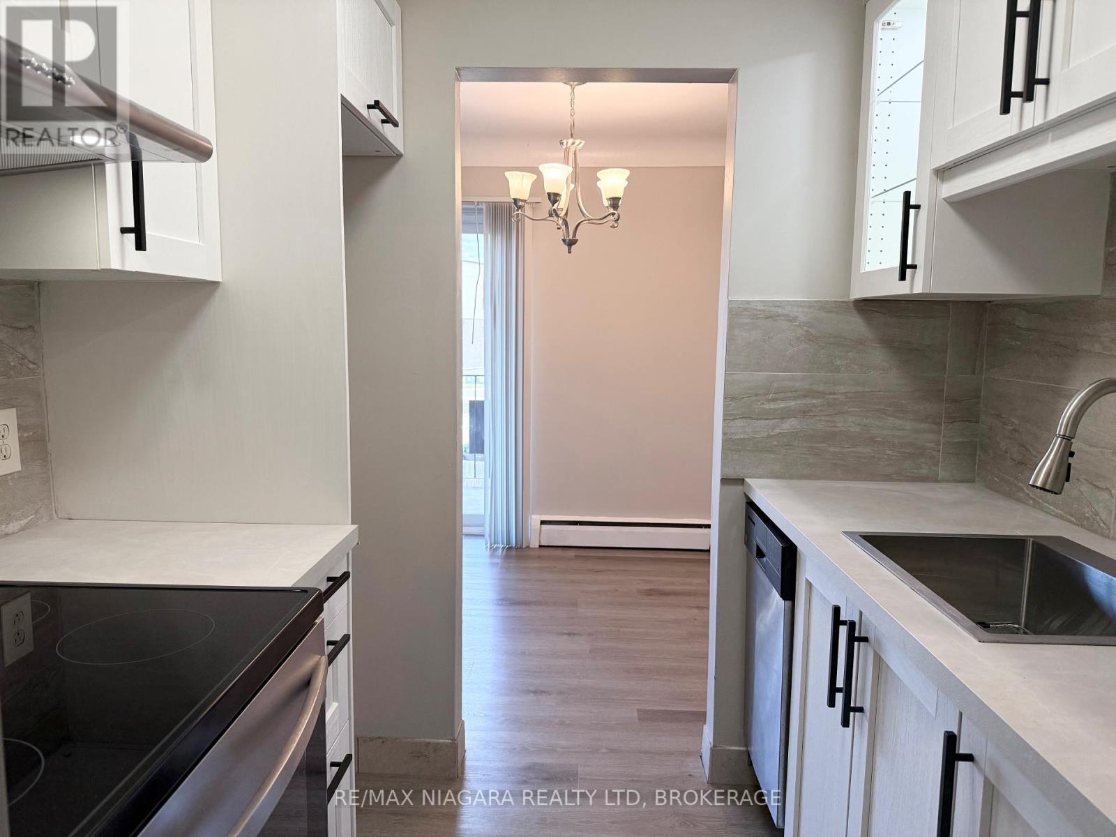 8 - 286 Vine Street, St. Catharines, Ontario  L2M 4T3 - Photo 18 - X12261205