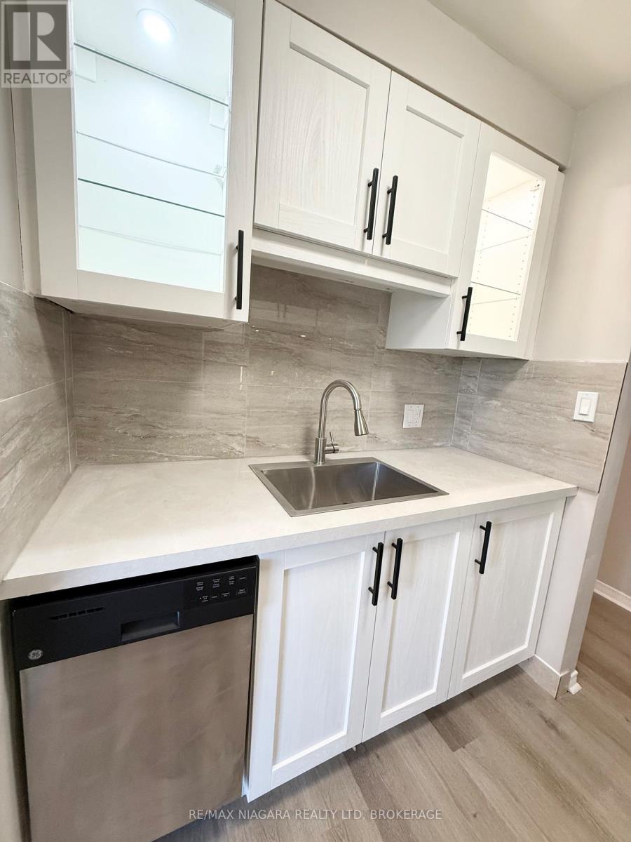 8 - 286 Vine Street, St. Catharines, Ontario  L2M 4T3 - Photo 19 - X12261205