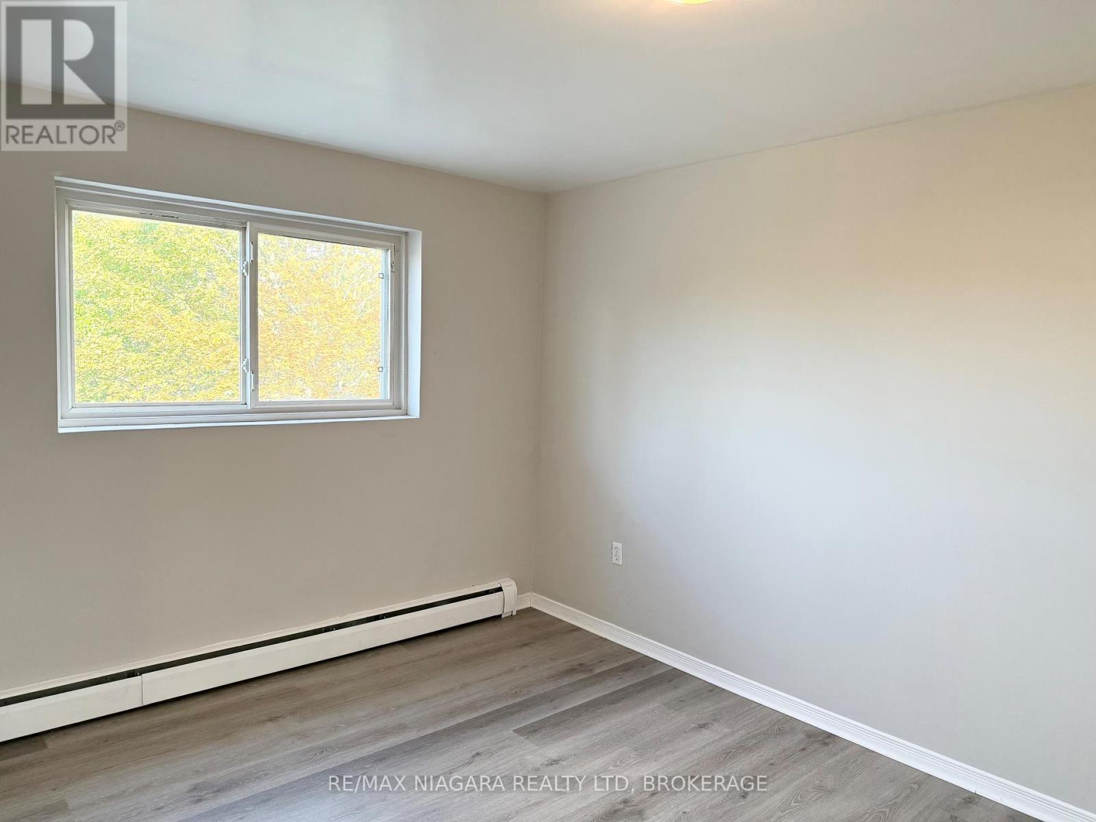 8 - 286 Vine Street, St. Catharines, Ontario  L2M 4T3 - Photo 22 - X12261205