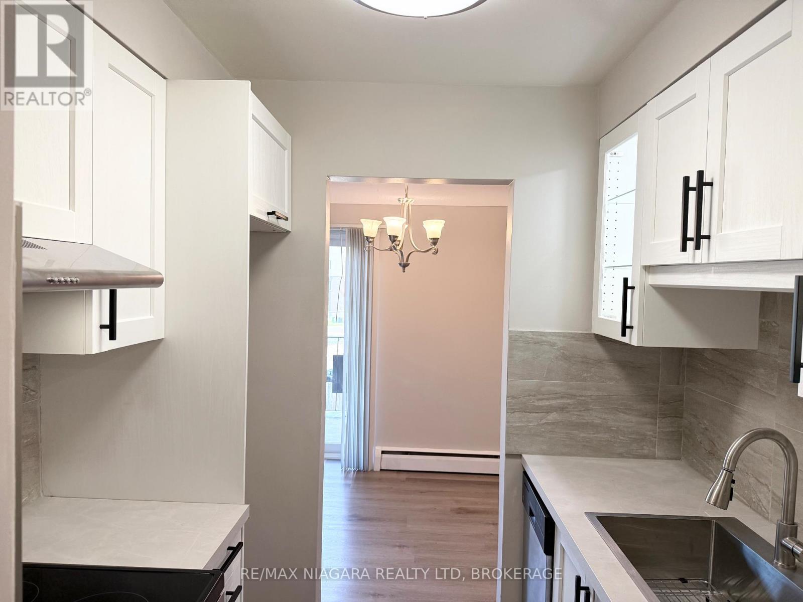 8 - 286 Vine Street, St. Catharines, Ontario  L2M 4T3 - Photo 17 - X12261205