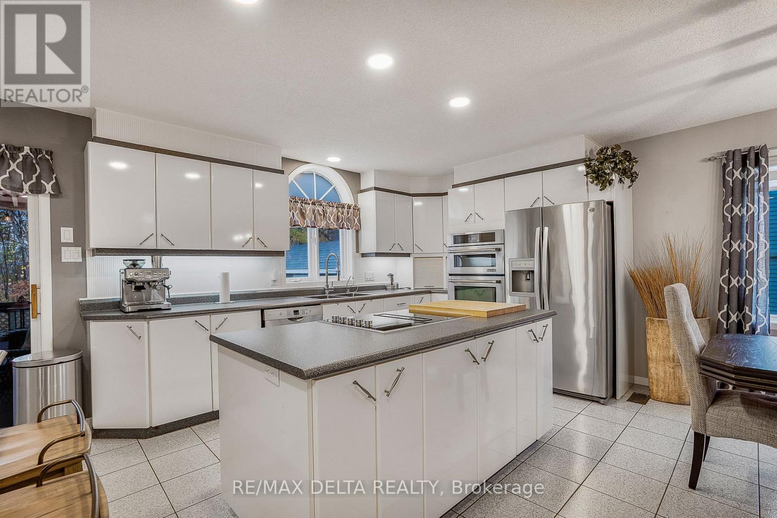 95 Lalande Crescent, Alfred And Plantagenet, Ontario  K0B 1L0 - Photo 11 - X12501144