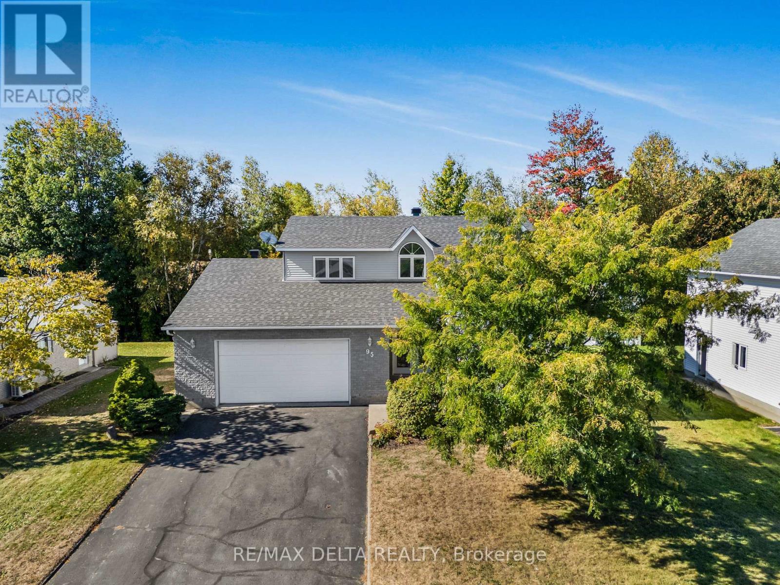 95 Lalande Crescent, Alfred And Plantagenet, Ontario  K0B 1L0 - Photo 39 - X12501144