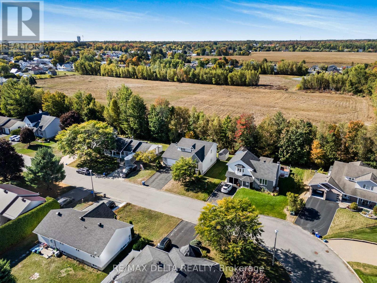 95 Lalande Crescent, Alfred And Plantagenet, Ontario  K0B 1L0 - Photo 43 - X12501144