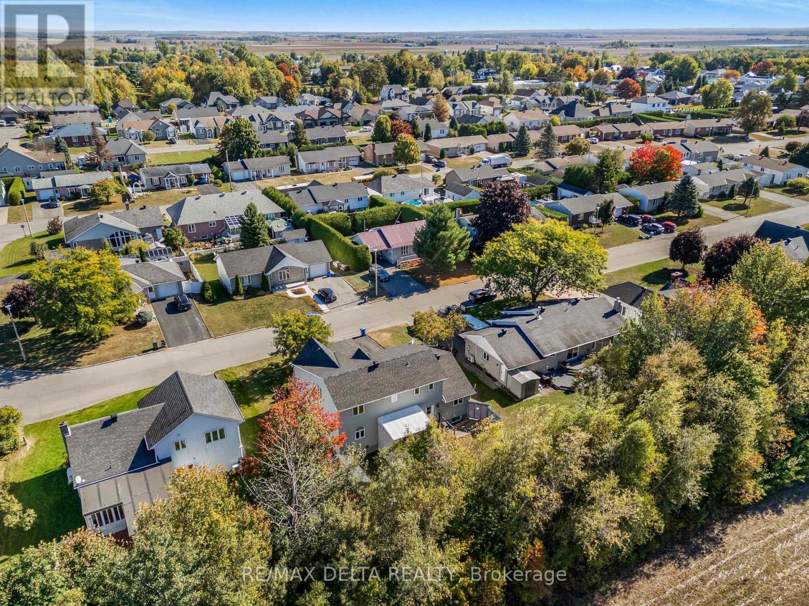 95 Lalande Crescent, Alfred And Plantagenet, Ontario  K0B 1L0 - Photo 46 - X12501144