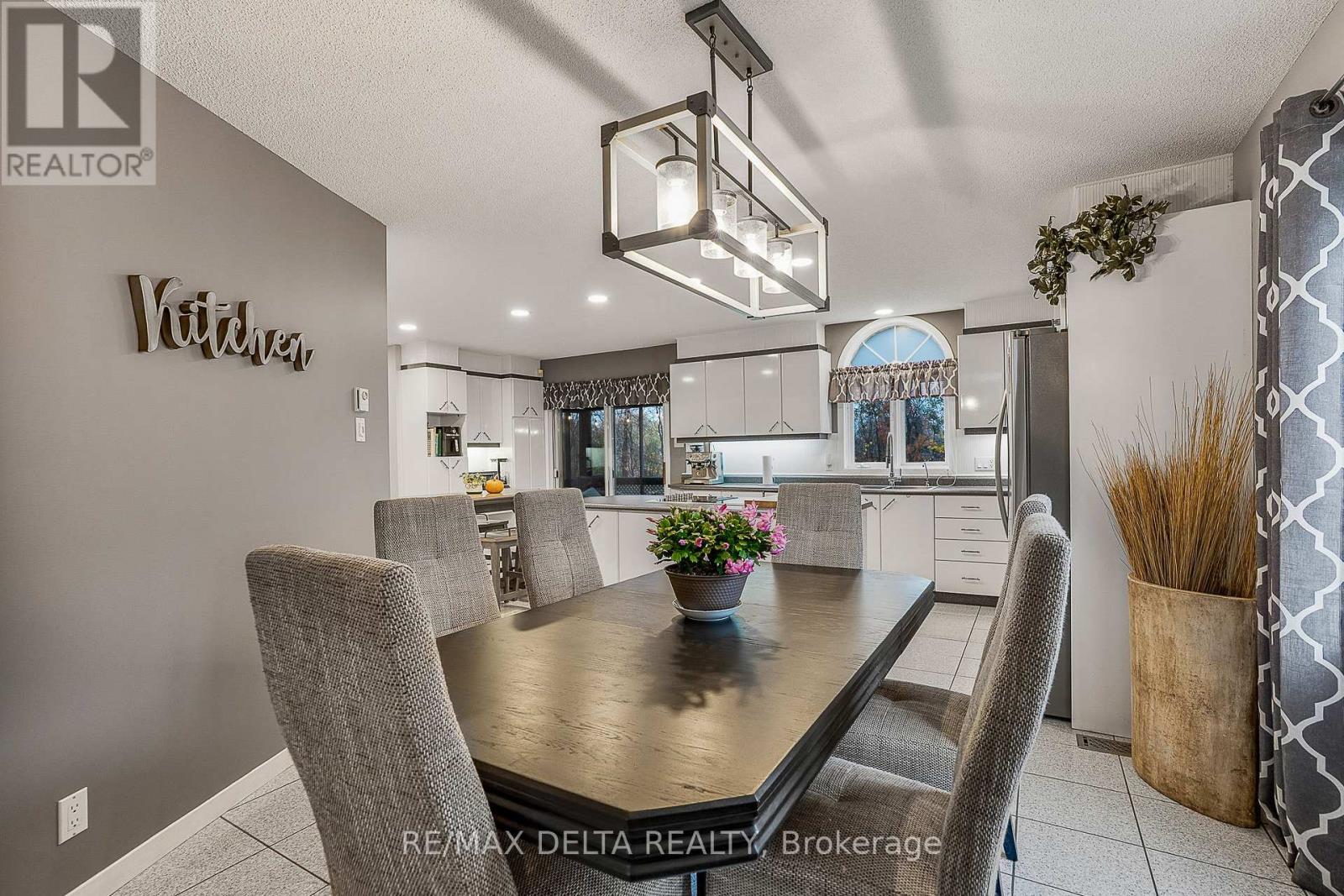 95 Lalande Crescent, Alfred And Plantagenet, Ontario  K0B 1L0 - Photo 9 - X12501144