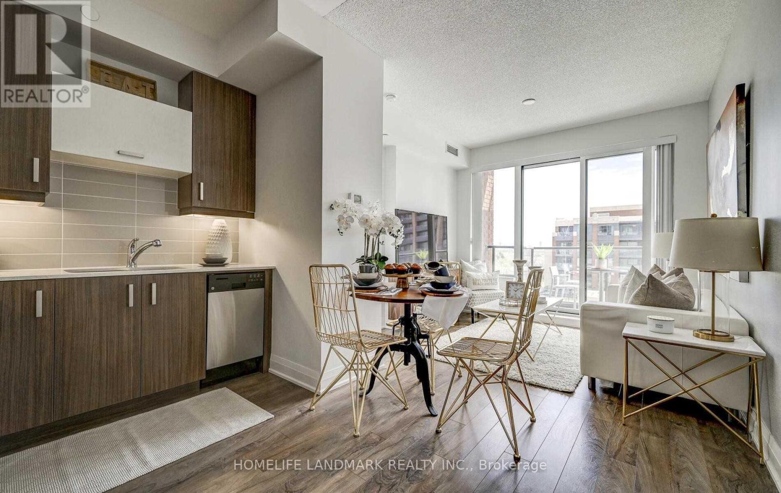 726 - 28 Uptown Drive, Markham, Ontario  L3R 5M8 - Photo 3 - N12501134