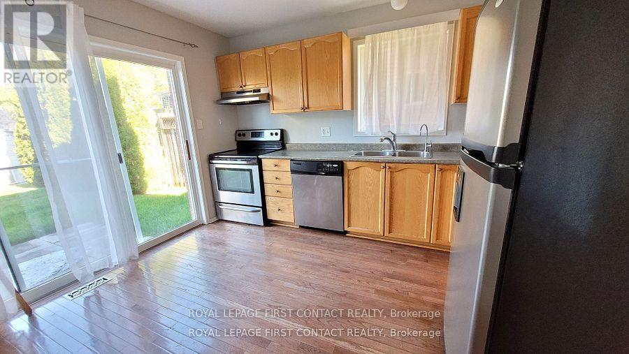 112 Nathan Crescent, Barrie (Painswick South), Ontario  L4N 0S6 - Photo 4 - S12501136