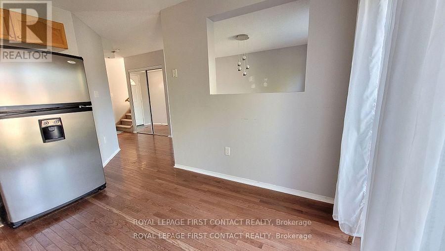 112 Nathan Crescent, Barrie (Painswick South), Ontario  L4N 0S6 - Photo 6 - S12501136