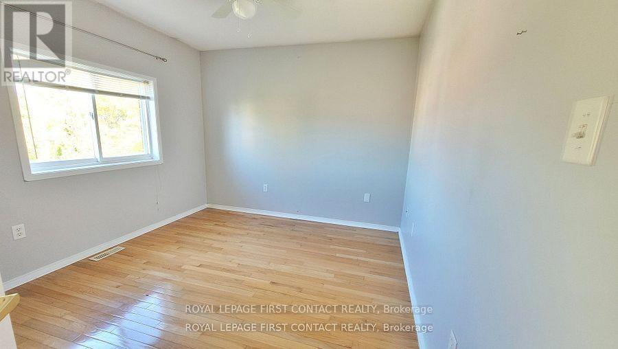 112 Nathan Crescent, Barrie (Painswick South), Ontario  L4N 0S6 - Photo 9 - S12501136