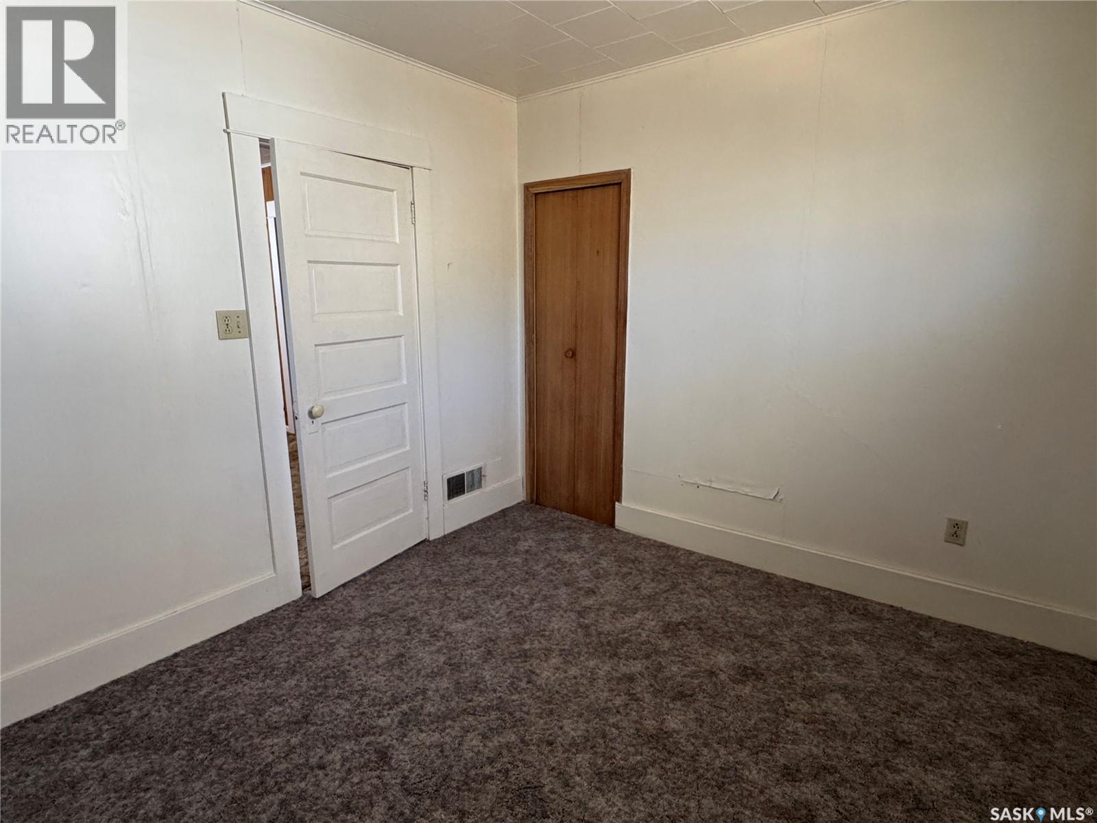 220 6th Avenue E, Biggar, Saskatchewan  S0K 0M0 - Photo 12 - SK022046